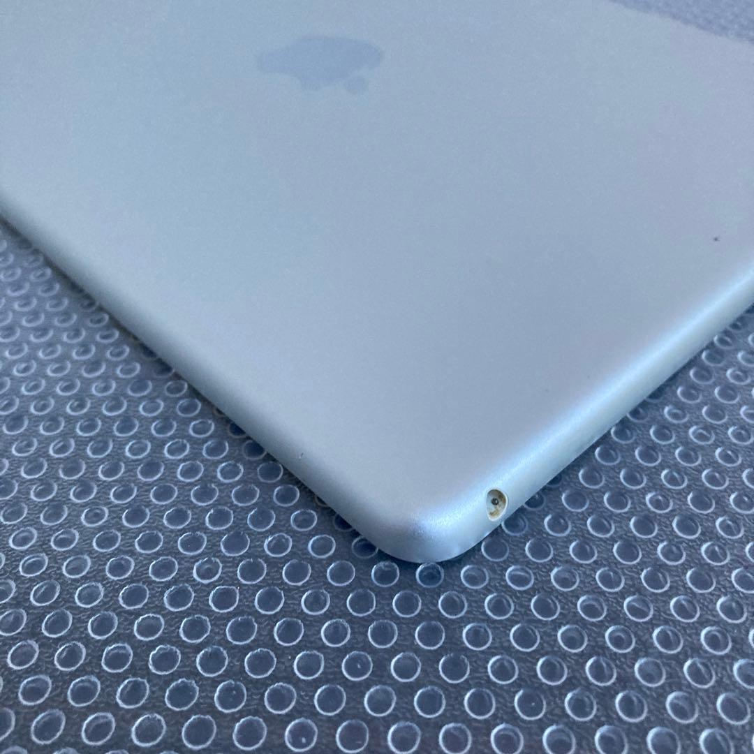 3958【早い者勝ち】比較的美品☆iPad5第5世代128GB WIFIモデル☆