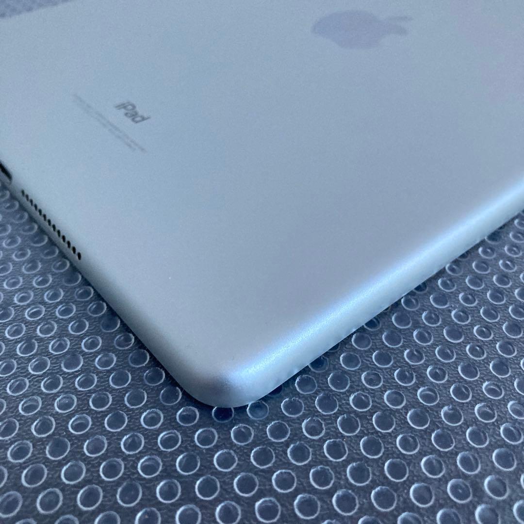 3958【早い者勝ち】比較的美品☆iPad5第5世代128GB WIFIモデル☆