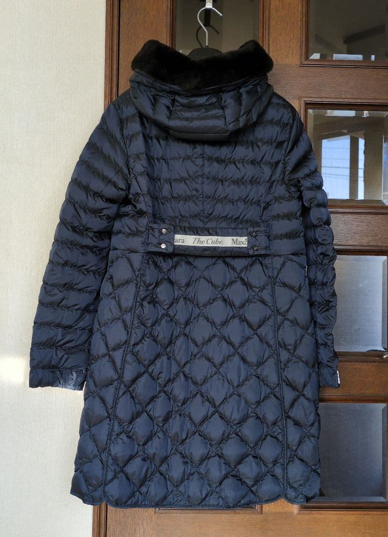 22AW マックスマーラCUBEダウンロングコート　ヌートリアファー付ポーチあり