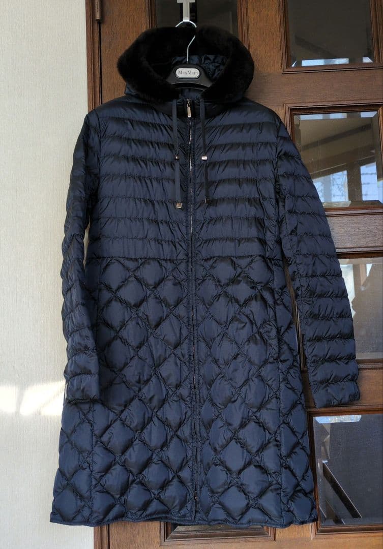 22AW マックスマーラCUBEダウンロングコート　ヌートリアファー付ポーチあり