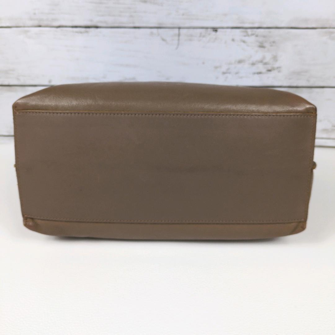 イルビゾンテ ハンドバッグ トートバッグ レザー グレージュ ロゴ型押し