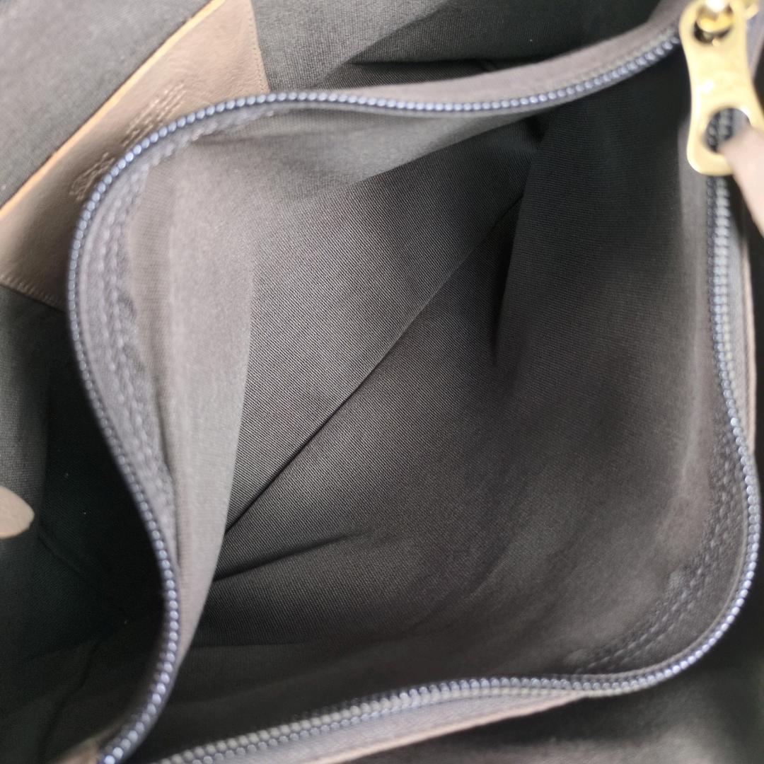 イルビゾンテ ハンドバッグ トートバッグ レザー グレージュ ロゴ型押し