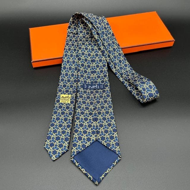 美品！HERMÈS 高級 シルク ネクタイ 幾何学柄 フランス製 箱付き