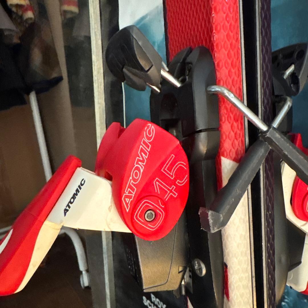 Atomic スキー板 赤 白 バインディング付き　150