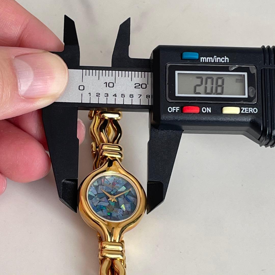 希少　美品　Burberry バーバリー オパール文字盤　ゴールド　腕時計