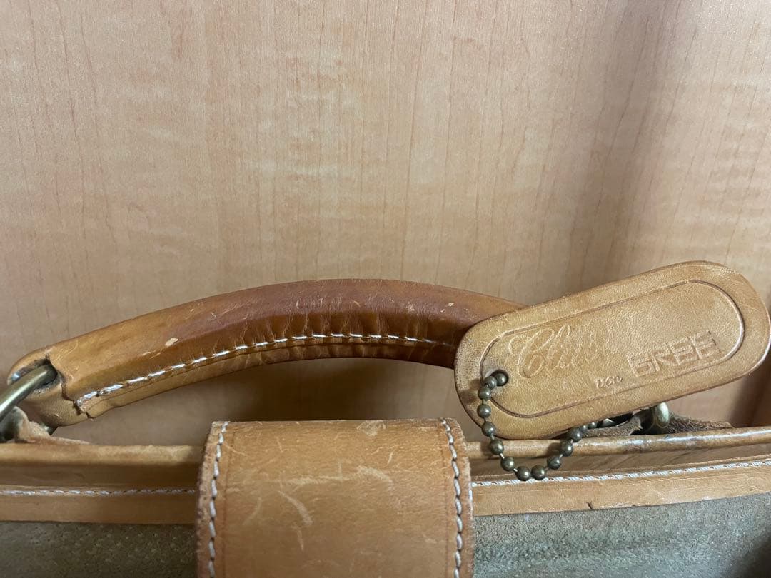 BREE ダレスバッグ　ヌメ革ショルダーバッグ　底板有り