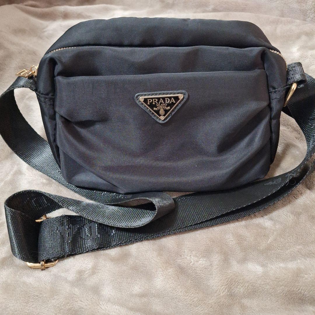大人気❣️PRADAノベルティショルダーバック ポーチ