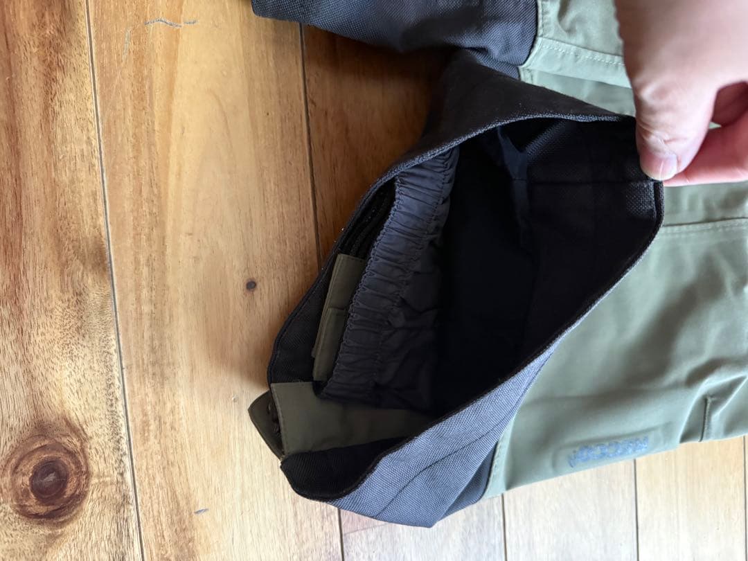 イスビョン　ISBJÖRN スキーウェア　子ども用　サイズ　122/128