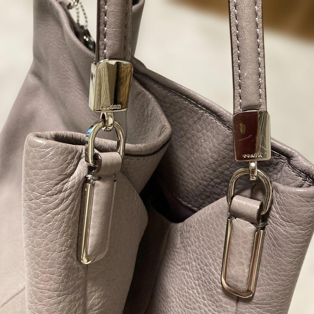 COACHトートバッグ★マディソン フィービー.シボ革レザー.三層.チャーム2枚