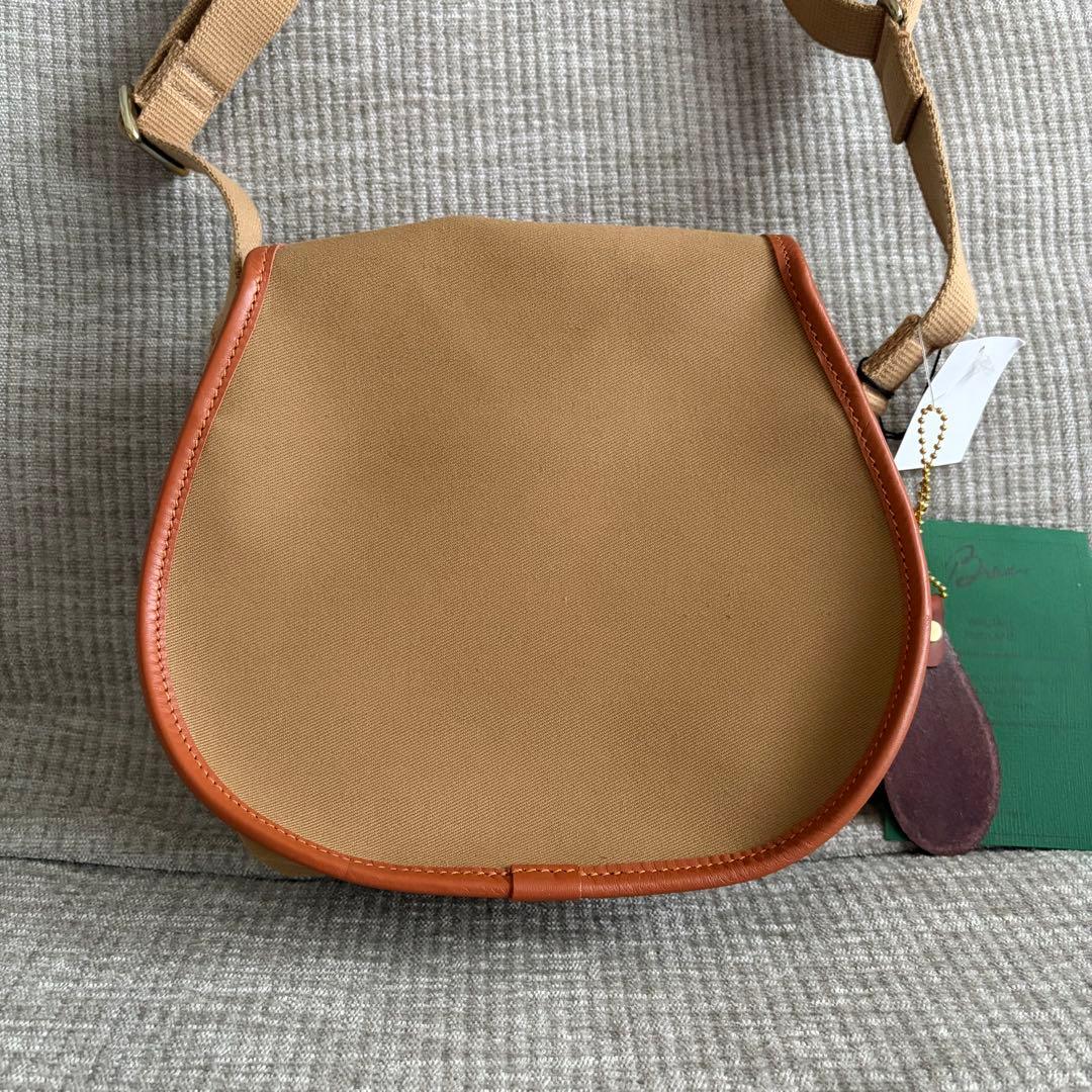 新品未使用*Brady ブレディ AIRE ショルダーバッグ カーキ 匿名配送