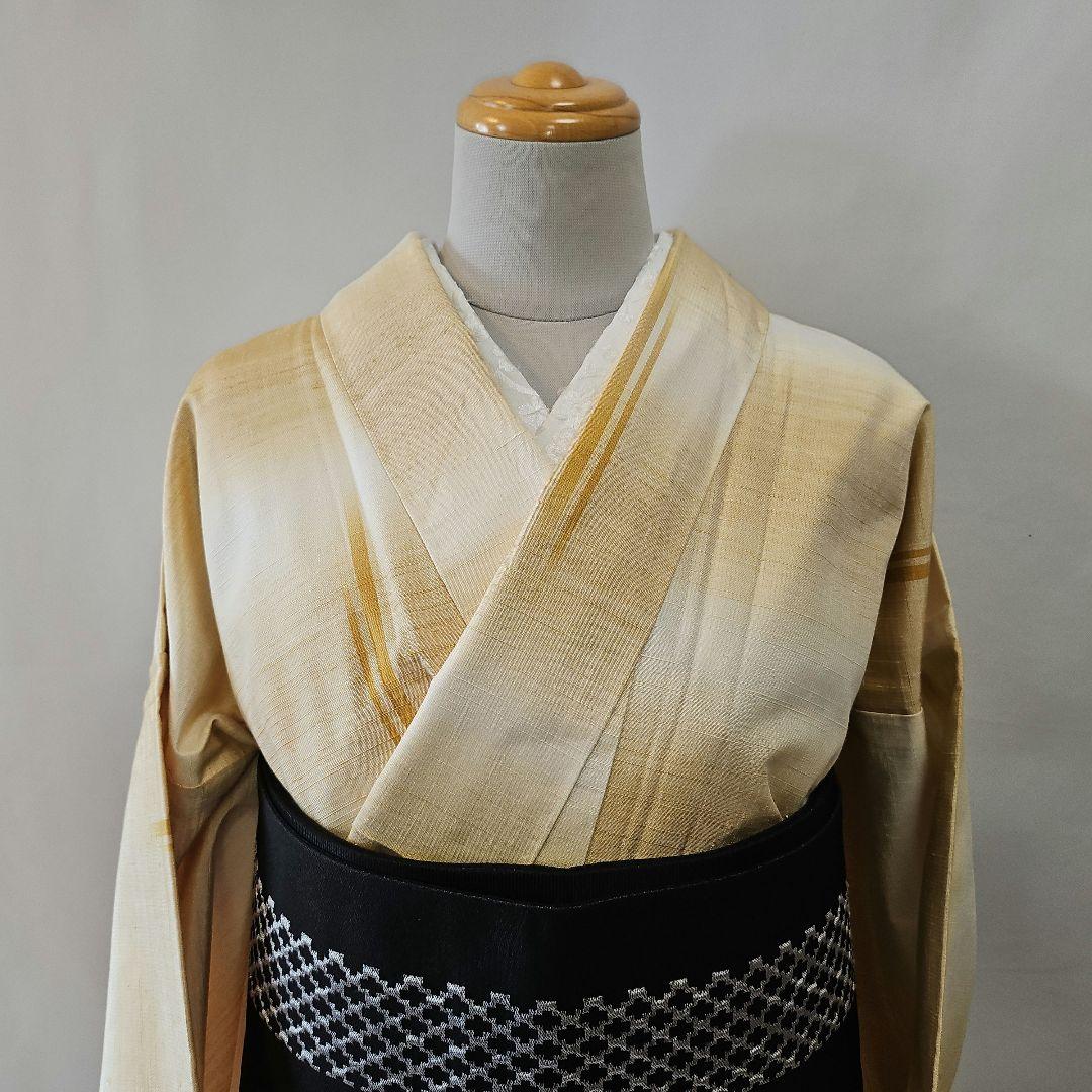 最終お値下げ‼️☆紬☆単衣☆居敷当て付き☆薄い黄土色の暈し☆横段☆身幅たっぷり