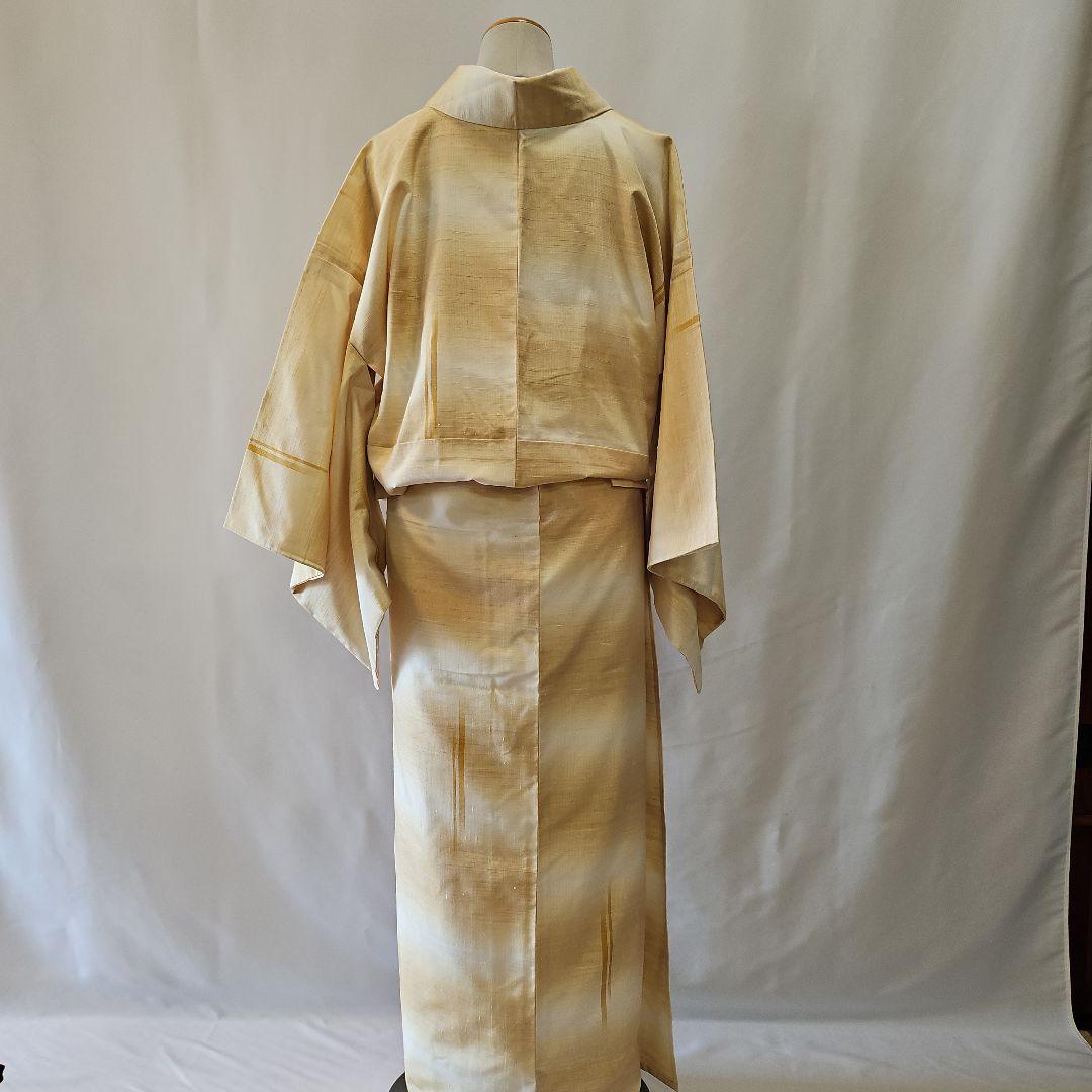 最終お値下げ‼️☆紬☆単衣☆居敷当て付き☆薄い黄土色の暈し☆横段☆身幅たっぷり