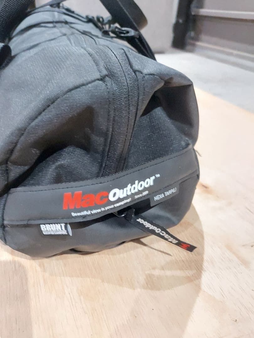 brunt bushdebrunt good and sin タープ・ブラック