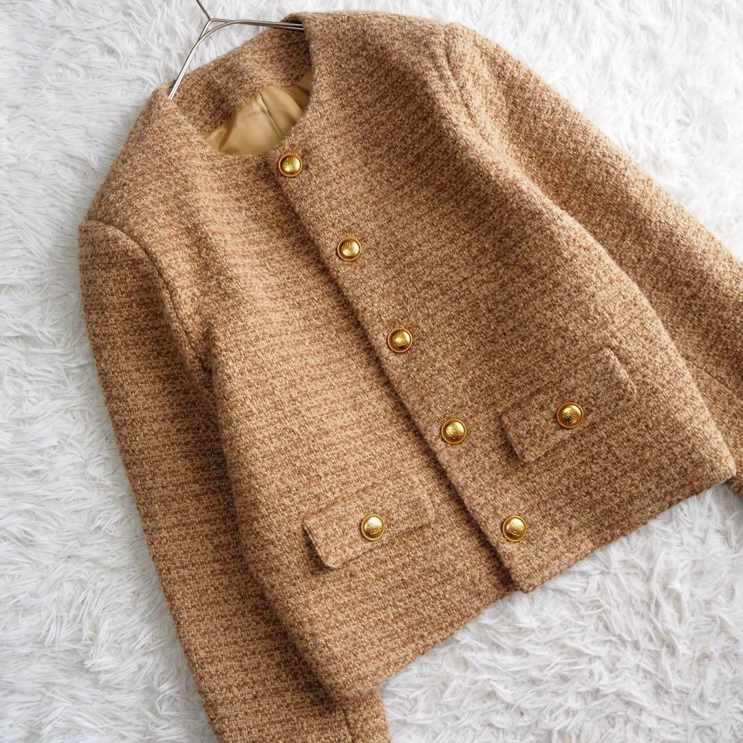 美品 ナノスタジオ ノーカラー ツイード ジャケット 金ボタン ベージュ