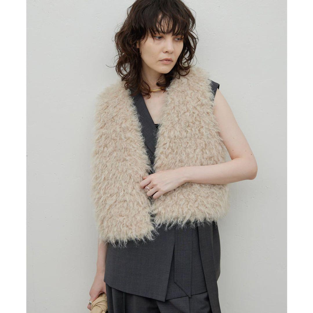 【新品未使用タグ付き】ガリャルダガランテ フェイクファーベスト