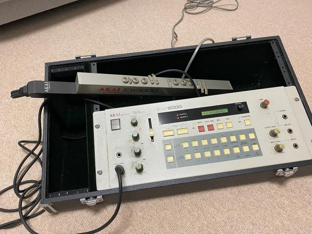AKAI EWV2000 & EWI1000 セット(専用ハードケース付き）