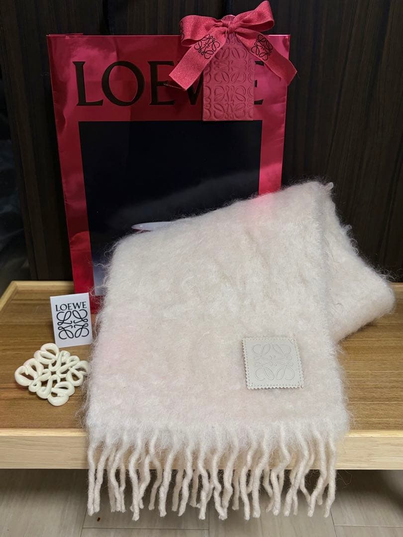 LOEWE(ロエベ) マフラー/ アナグラムブローチ付 モヘア＆ウール ホワイト