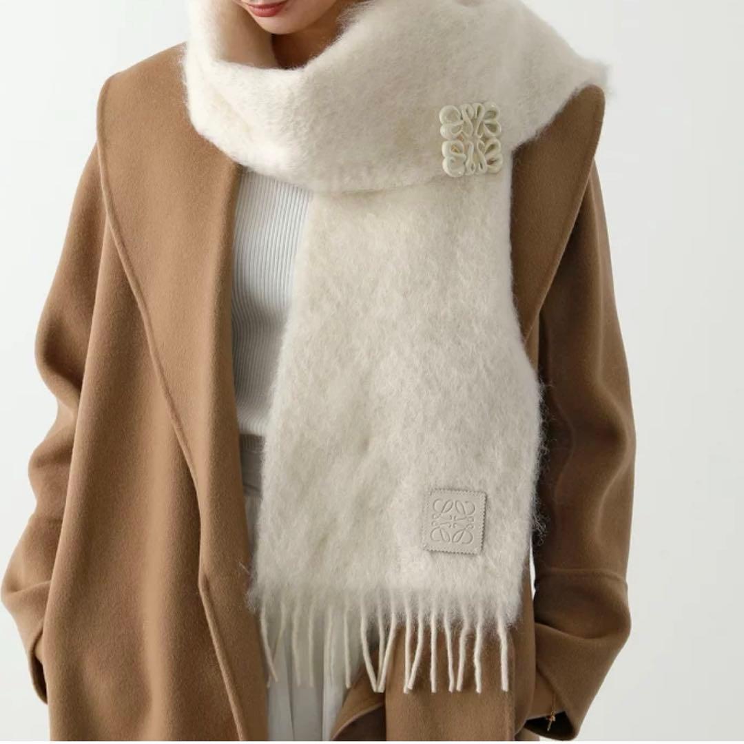 LOEWE(ロエベ) マフラー/ アナグラムブローチ付 モヘア＆ウール ホワイト