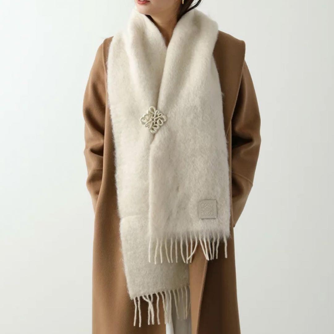 LOEWE(ロエベ) マフラー/ アナグラムブローチ付 モヘア＆ウール ホワイト