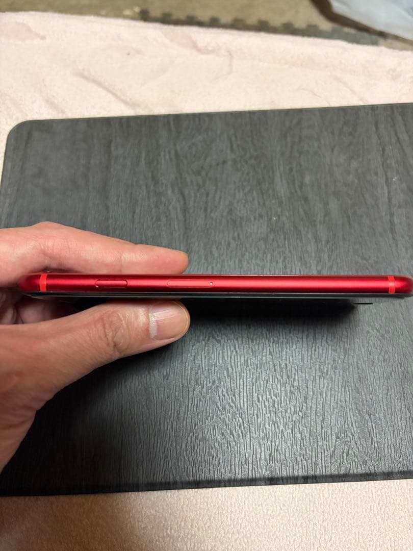 美品 iPhone 8 64GB レッド