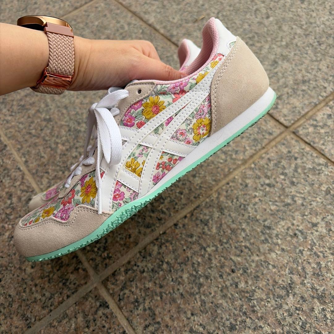 オニツカタイガー　セラーノ　花柄　ほぼ未使用