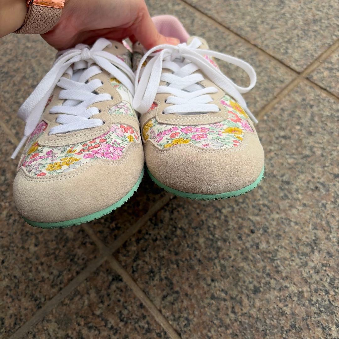 オニツカタイガー　セラーノ　花柄　ほぼ未使用