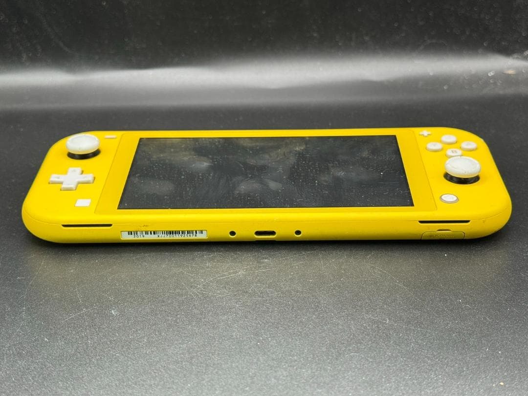 Nintendo switch lite スイッチ　ライト　本体　イエロー