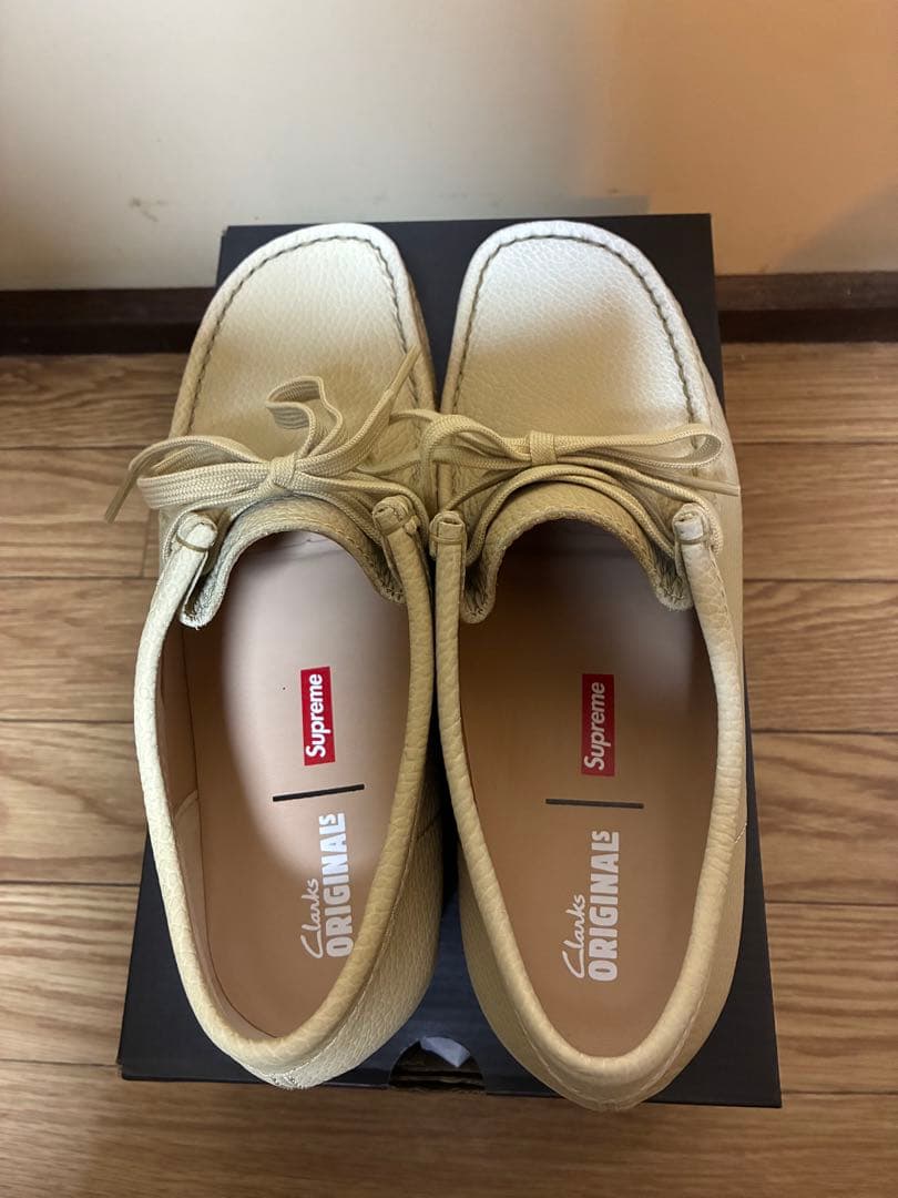 supreme x clarks ワラビー