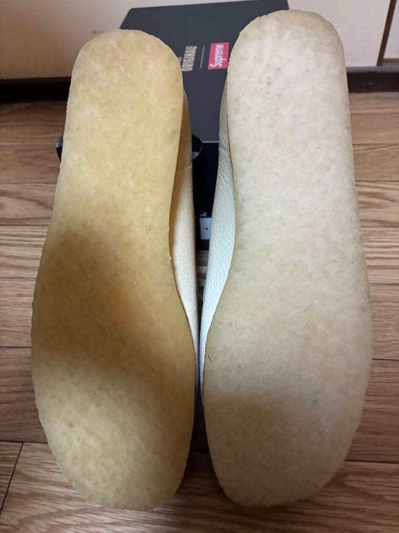 supreme x clarks ワラビー