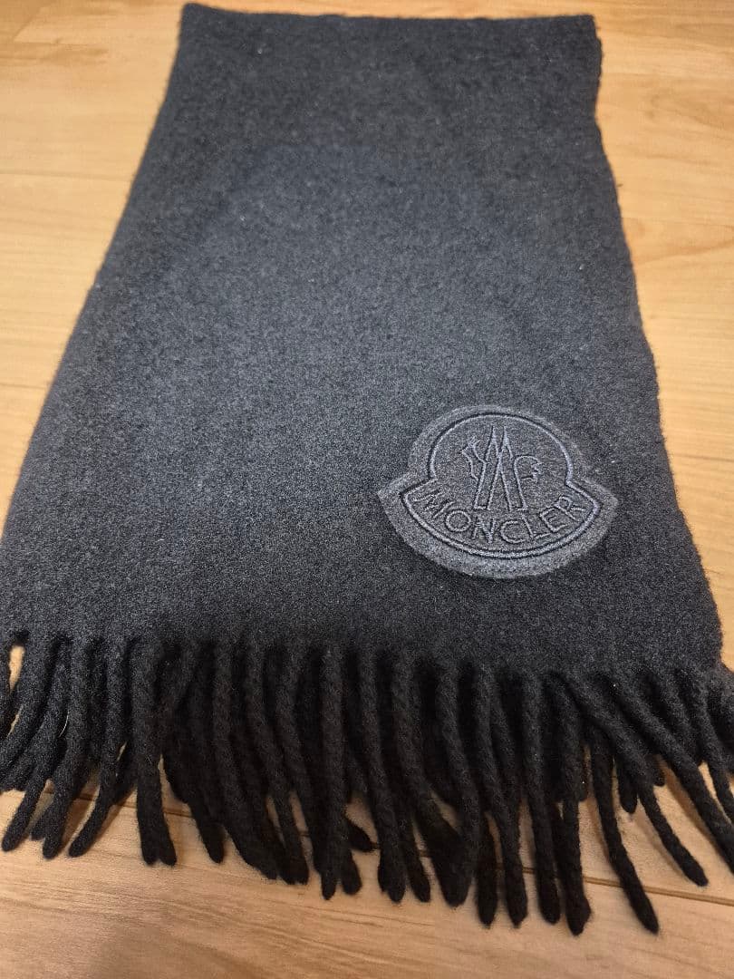 MONCLER モンクレール　黒 マフラー フリンジ付き