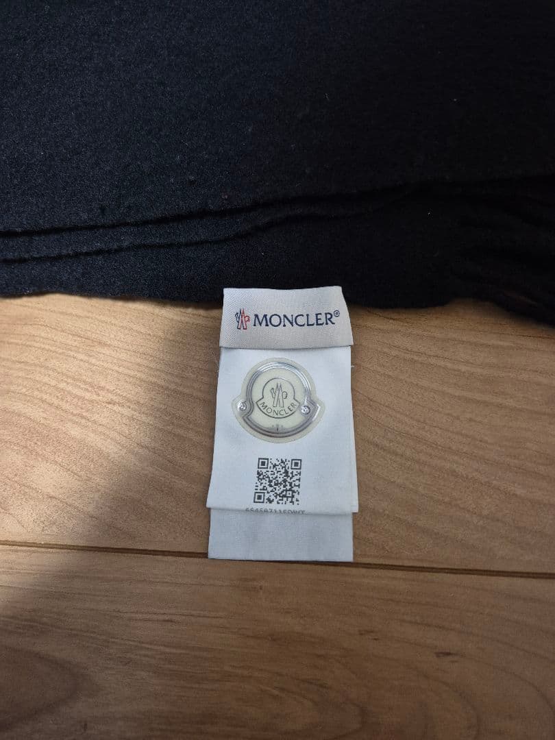 MONCLER モンクレール　黒 マフラー フリンジ付き