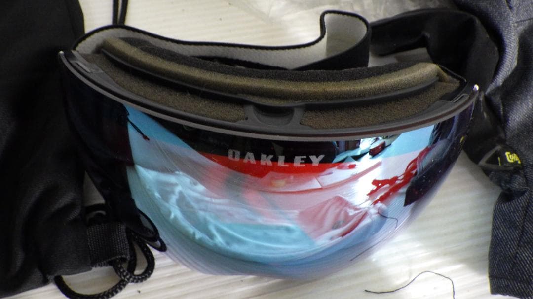 n*i様 729/SWANSヘルメットOAKLEY PRIZM ゴーグル バート