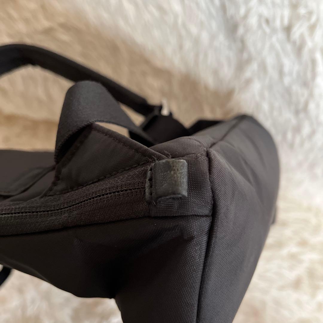 tumi トゥミ VOYAGEUR エッセンシャル　バックパック ビジネスバッグ