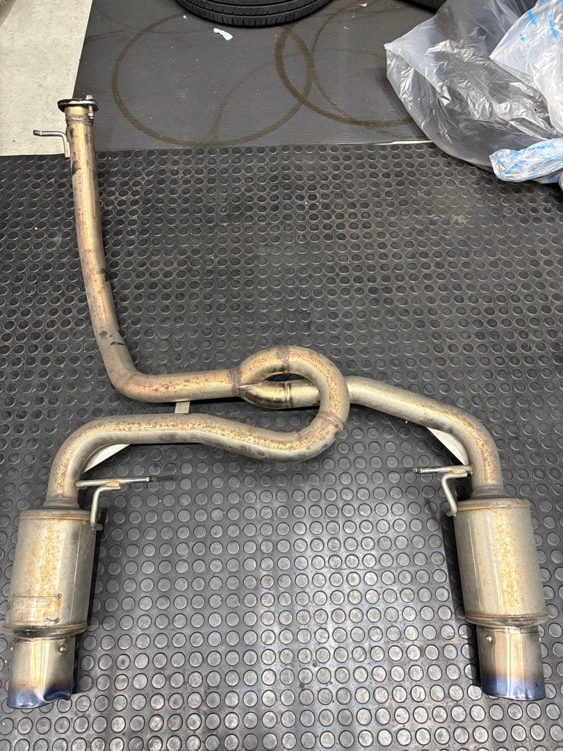 LA400K ロッソモデロマフラー