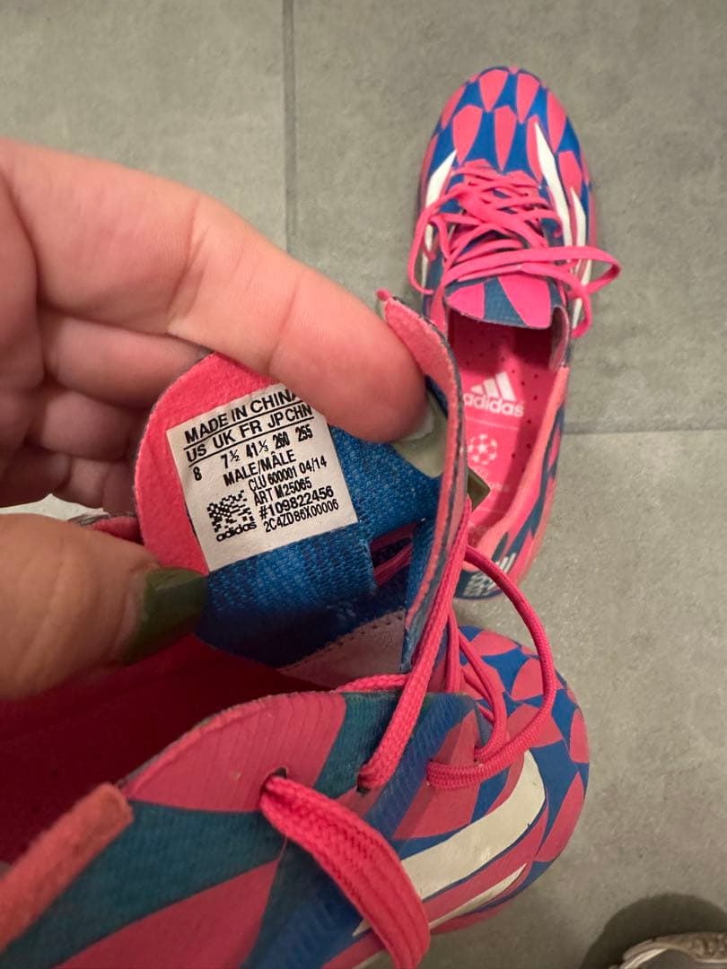 adidas サッカーシューズ ピンク・青
