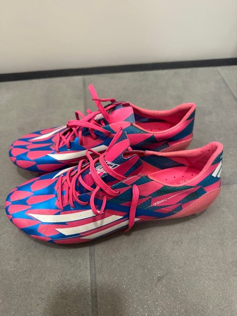 adidas サッカーシューズ ピンク・青