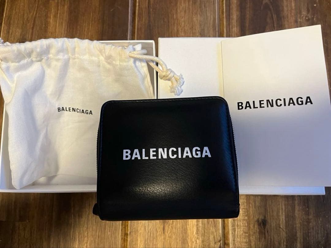 【美品】BALENCIAGA 二つ折り財布※保証書他付属品付