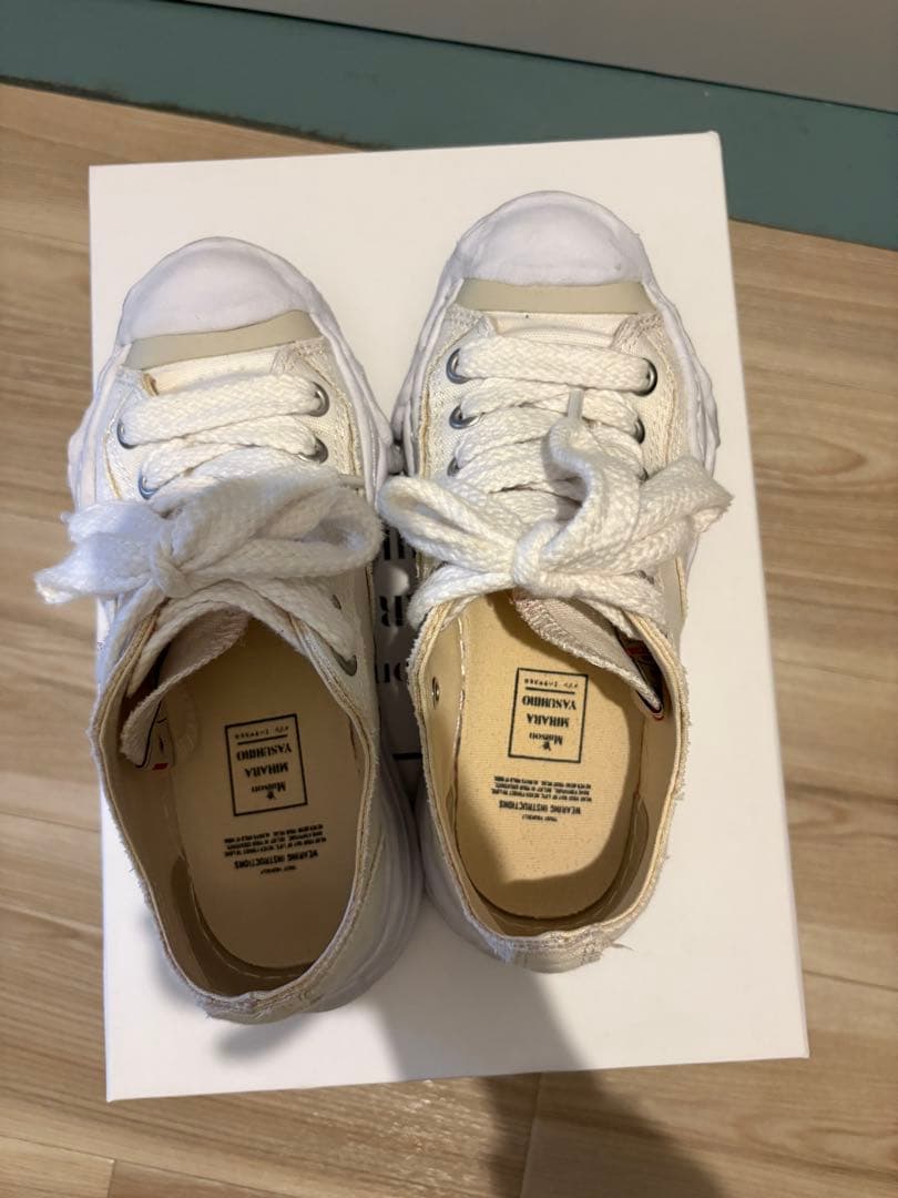 ミハラヤスヒロ ホワイトキャンバススニーカー