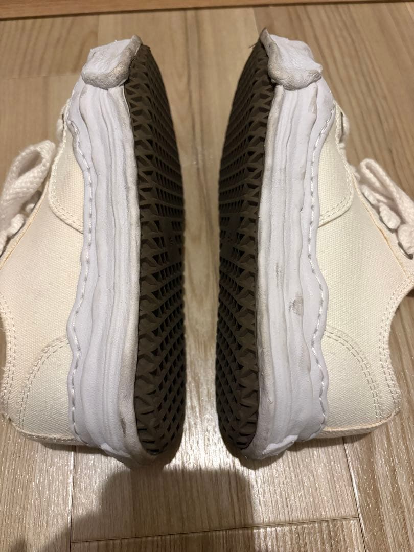 ミハラヤスヒロ ホワイトキャンバススニーカー