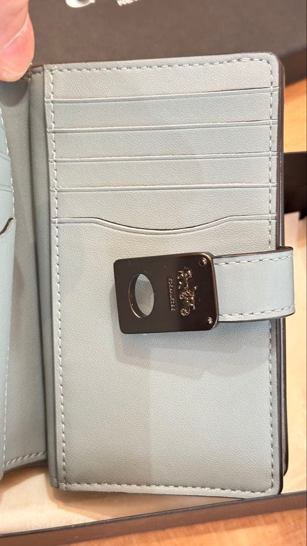 COACH 二つ折り財布 ライトブルー