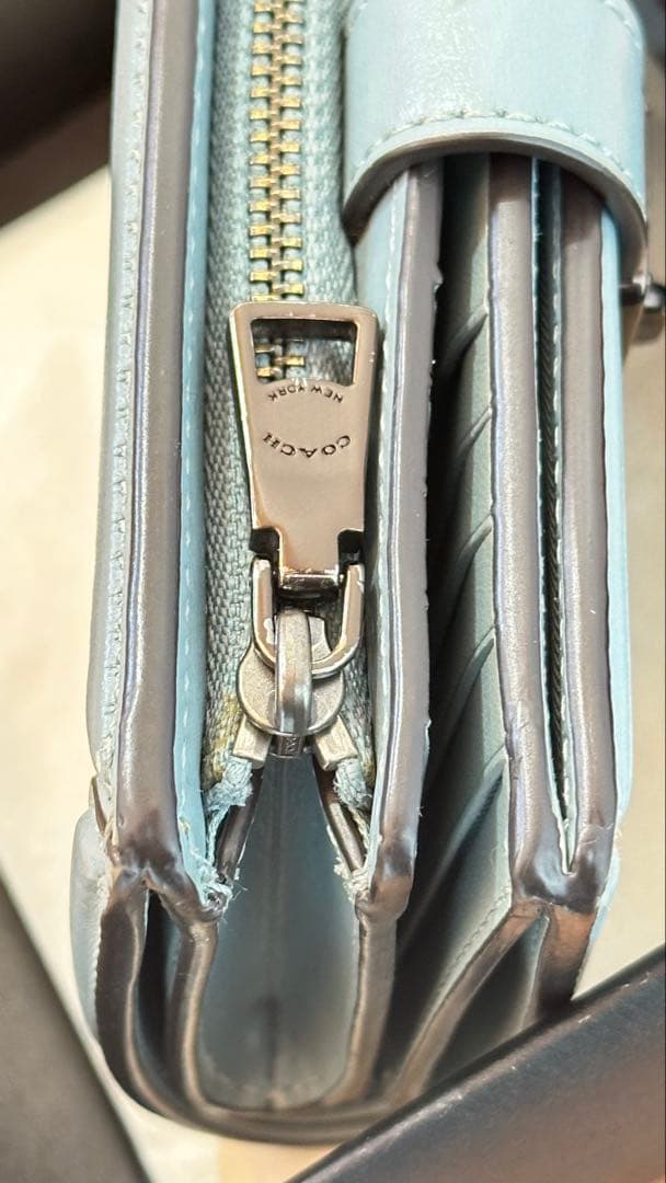 COACH 二つ折り財布 ライトブルー