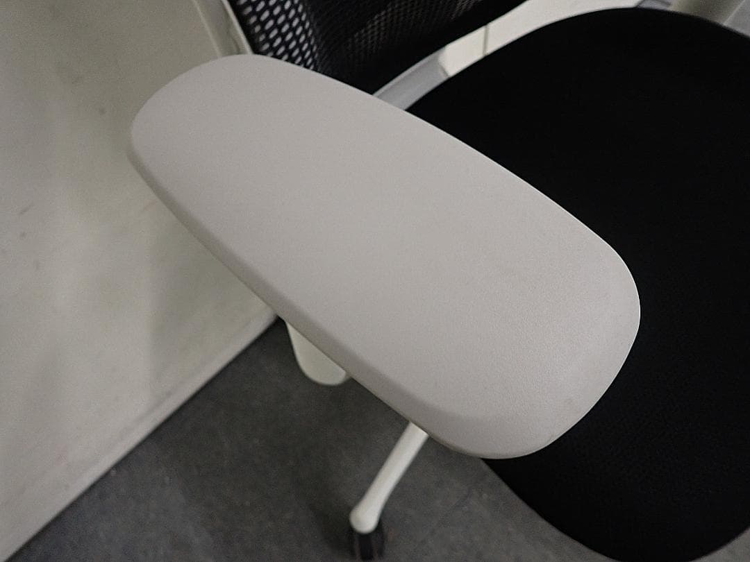 オカムラ　シルフィチェア　22-1704