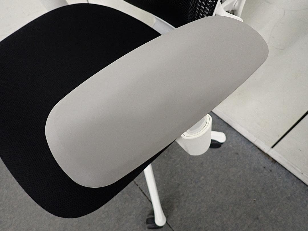 オカムラ　シルフィチェア　22-1704