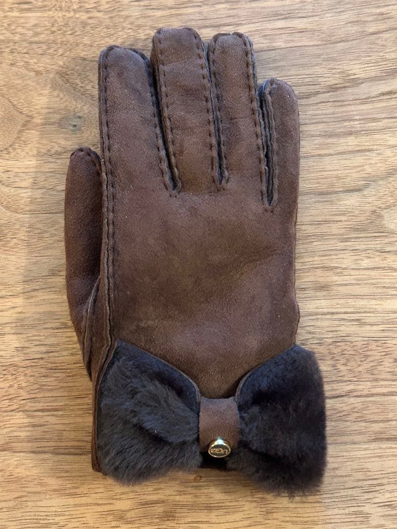 UGG ムートングローブ シープスキン 手袋 Mサイズ ボックス＆ショッパー付