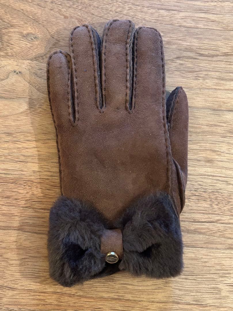 UGG ムートングローブ シープスキン 手袋 Mサイズ ボックス＆ショッパー付