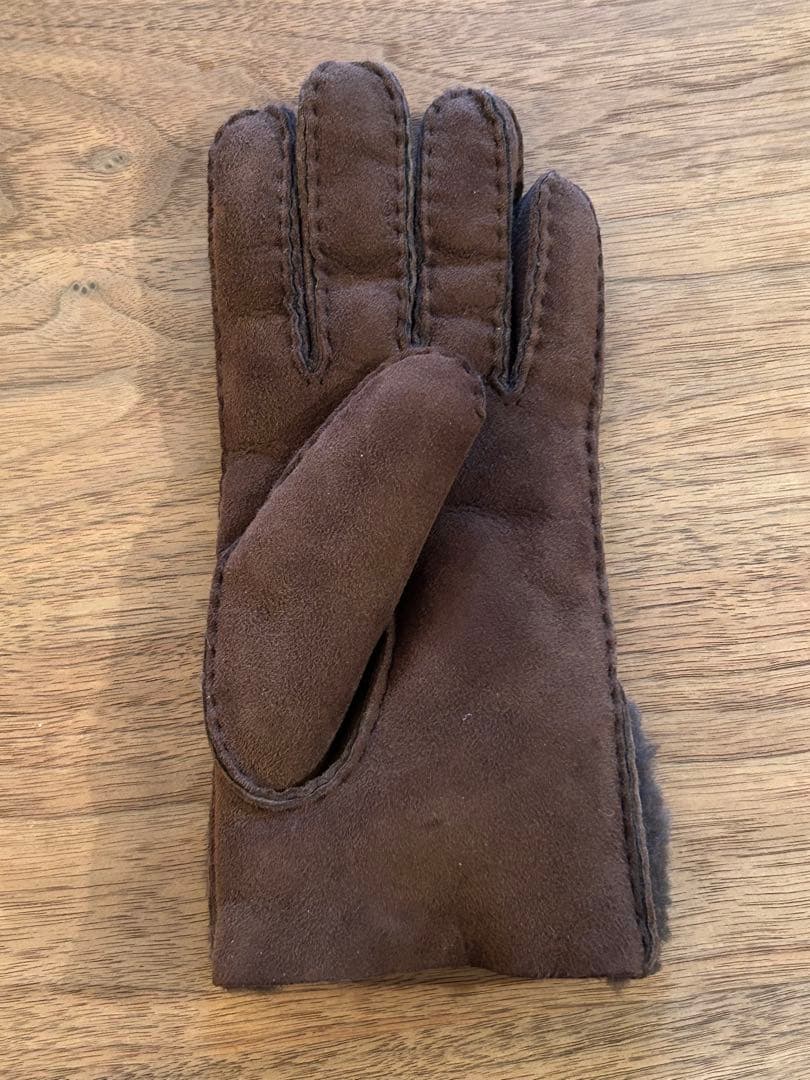 UGG ムートングローブ シープスキン 手袋 Mサイズ ボックス＆ショッパー付