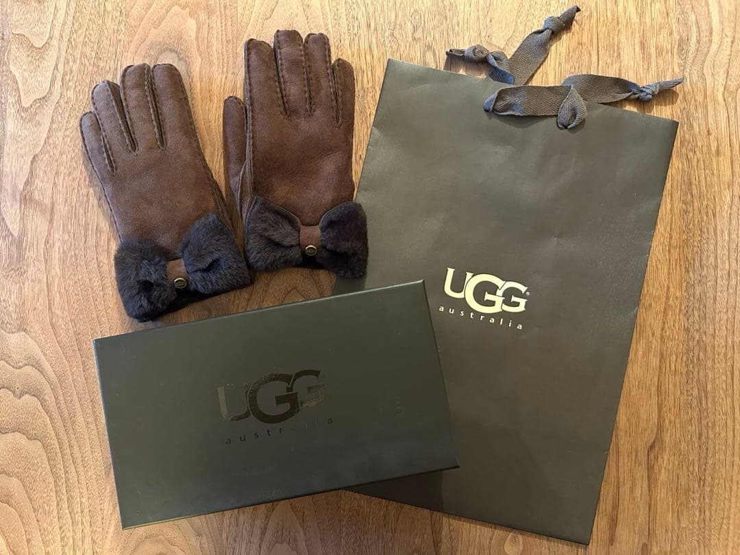 UGG ムートングローブ シープスキン 手袋 Mサイズ ボックス＆ショッパー付