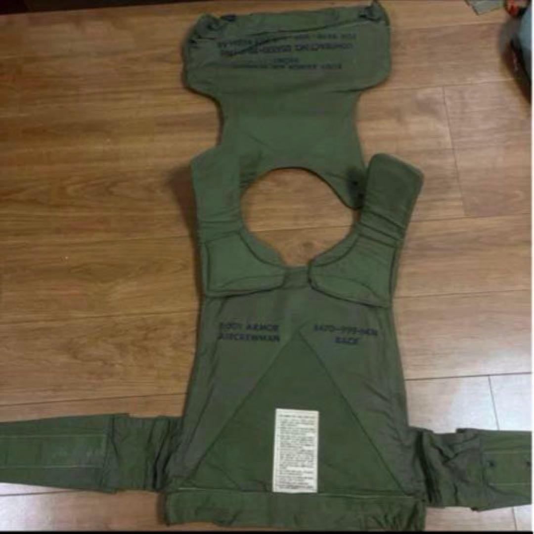 米軍　実物　AIRCREW MAN BODY ARMOUR キャリアプレート