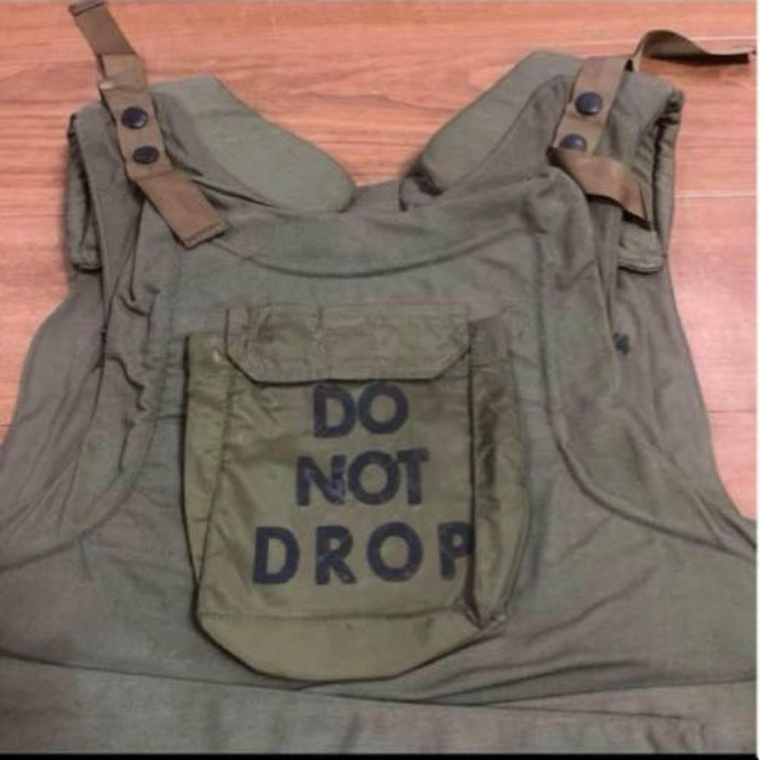 米軍　実物　AIRCREW MAN BODY ARMOUR キャリアプレート