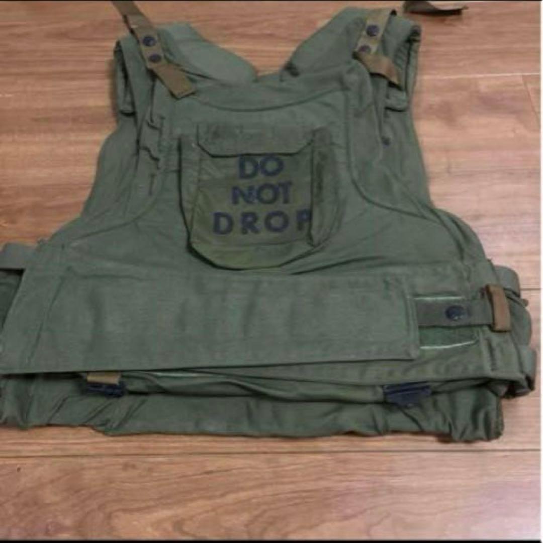 米軍　実物　AIRCREW MAN BODY ARMOUR キャリアプレート